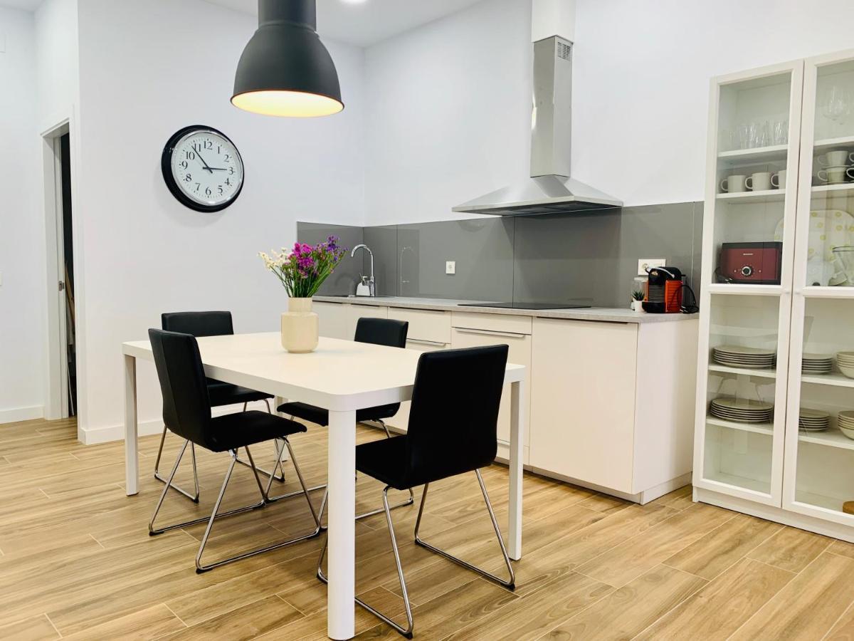 Homely Malaga Luxury Atarazanas Bagian luar foto