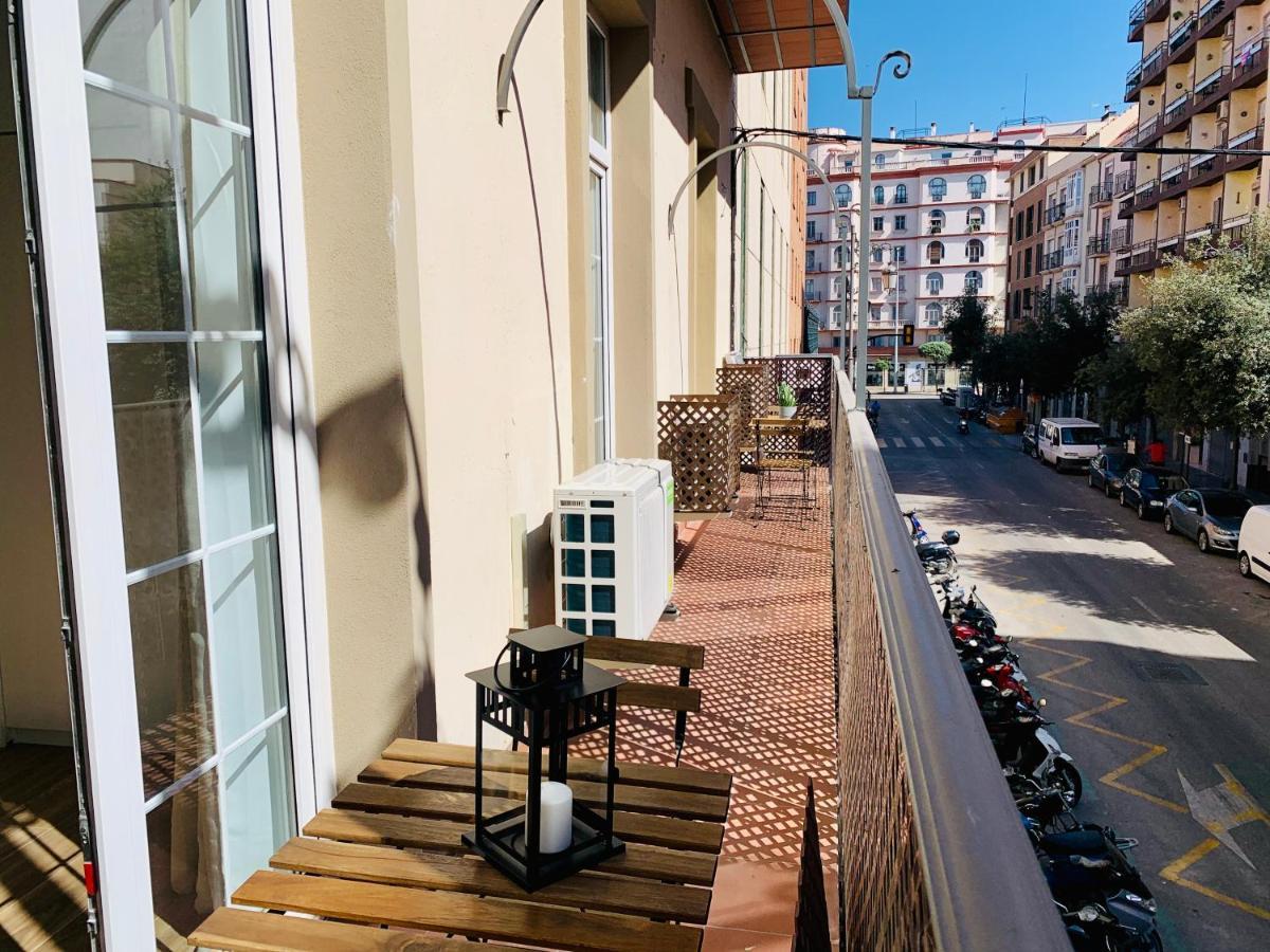 Homely Malaga Luxury Atarazanas Bagian luar foto